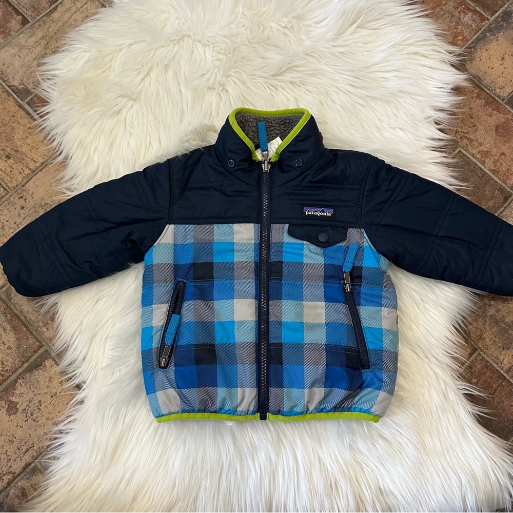 [Patagonia] Reversible Tribbles Hoodie - Size 12-18 months